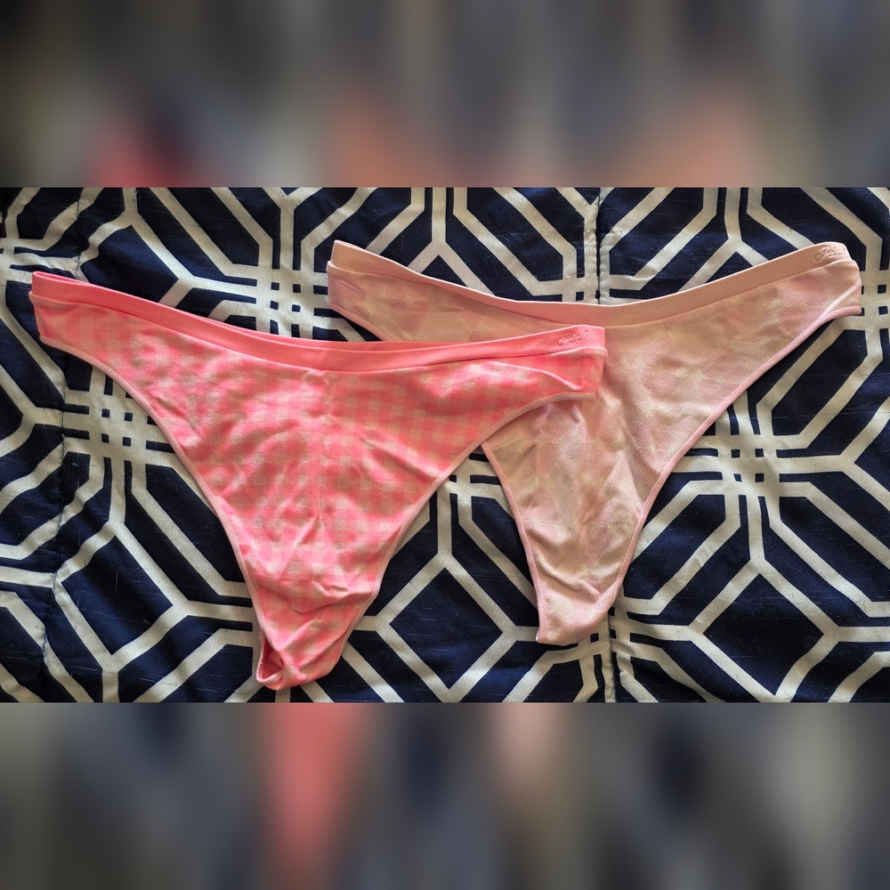PINK Checkered and Solid Heart Thongs